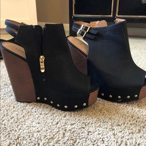 Chinese Laundry Peep Toe Wedges